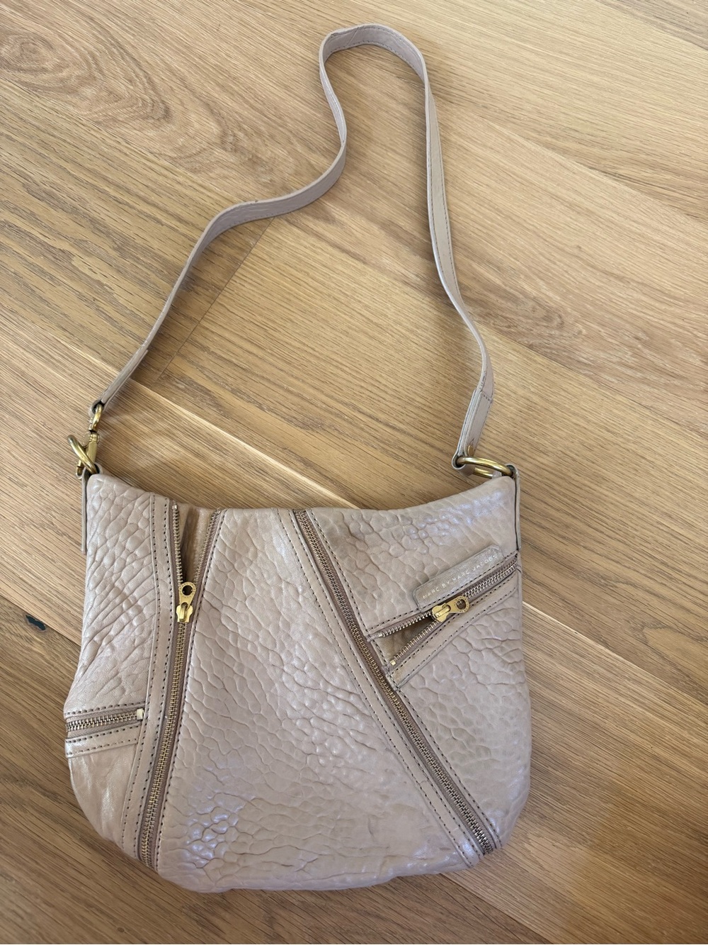 Marc Jacob’s Tan Pebbled Leather Zipper Crossbody Handbag